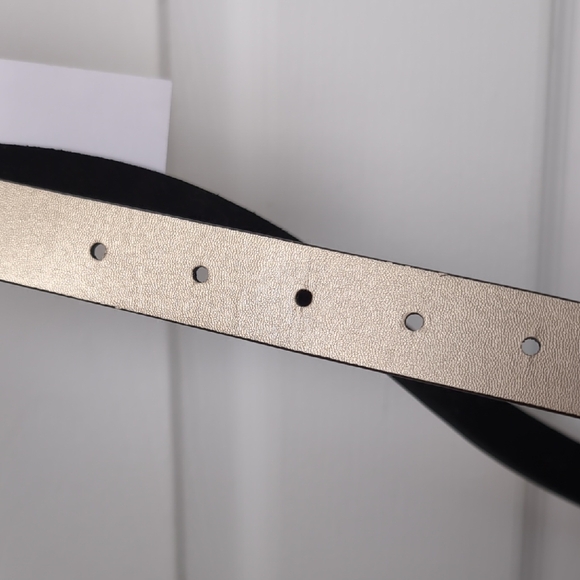 LOFT Medium Gold Buckle Black / Gold Reversible Belt NWT - Picture 4 of 5